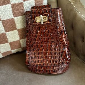 Melbourne Collection Maddie Sling Backpack